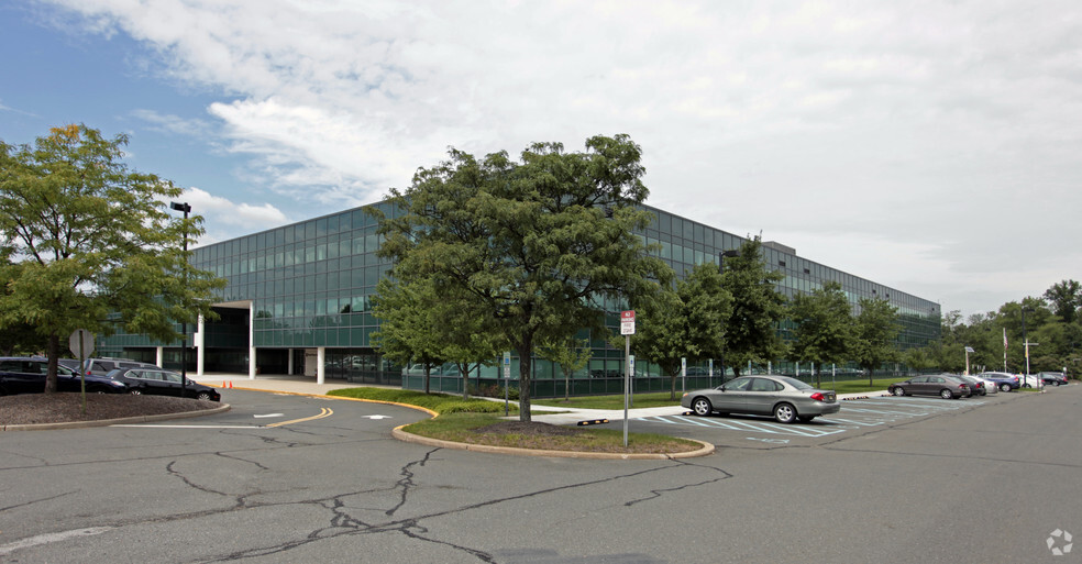 100 Nassau Park Blvd, Princeton, NJ for lease - Building Photo - Image 1 of 15