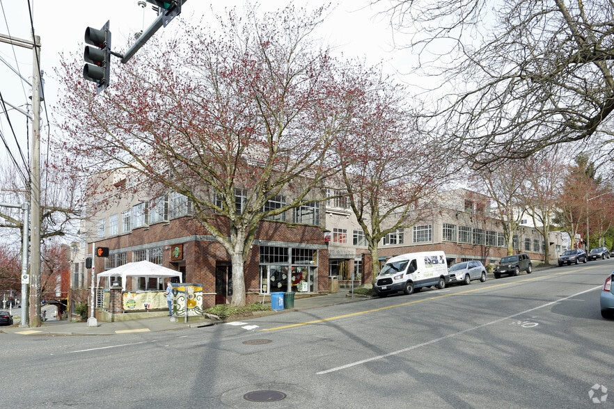 3601 Fremont Ave N, Seattle, WA for lease - Building Photo - Image 2 of 6