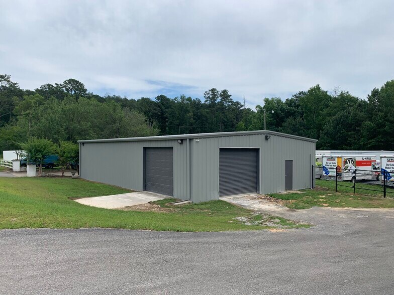 69 Oak Tree Dr, Chelsea, AL for sale - Building Photo - Image 1 of 1