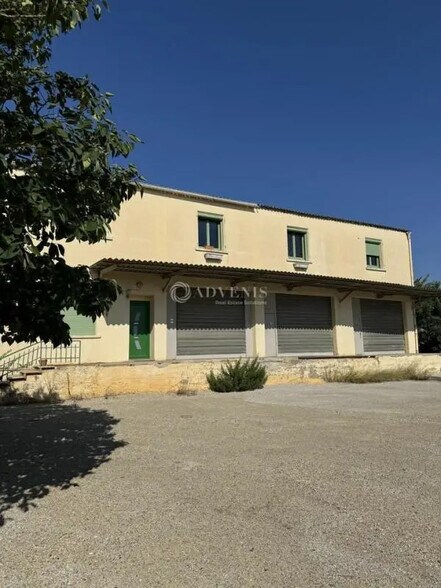 Office in  for lease - Building Photo - Image 2 of 4