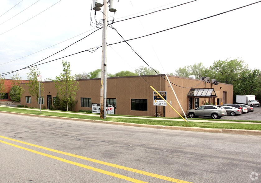 2800 Hitchcock Ave, Downers Grove, IL for sale - Primary Photo - Image 2 of 14