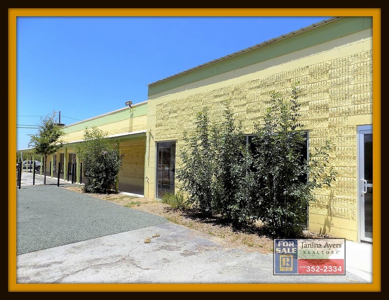 1402 N 1st Ave, Crystal City, TX for sale - Building Photo - Image 1 of 1