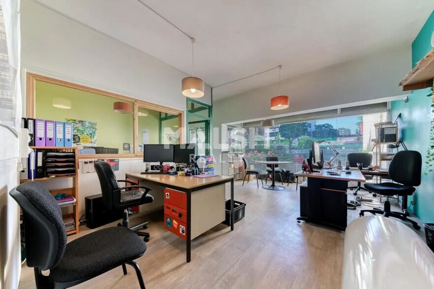 Retail in Villeurbanne for sale - Building Photo - Image 1 of 11