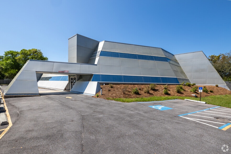 545 Brent Ln, Pensacola, FL for lease - Building Photo - Image 1 of 15