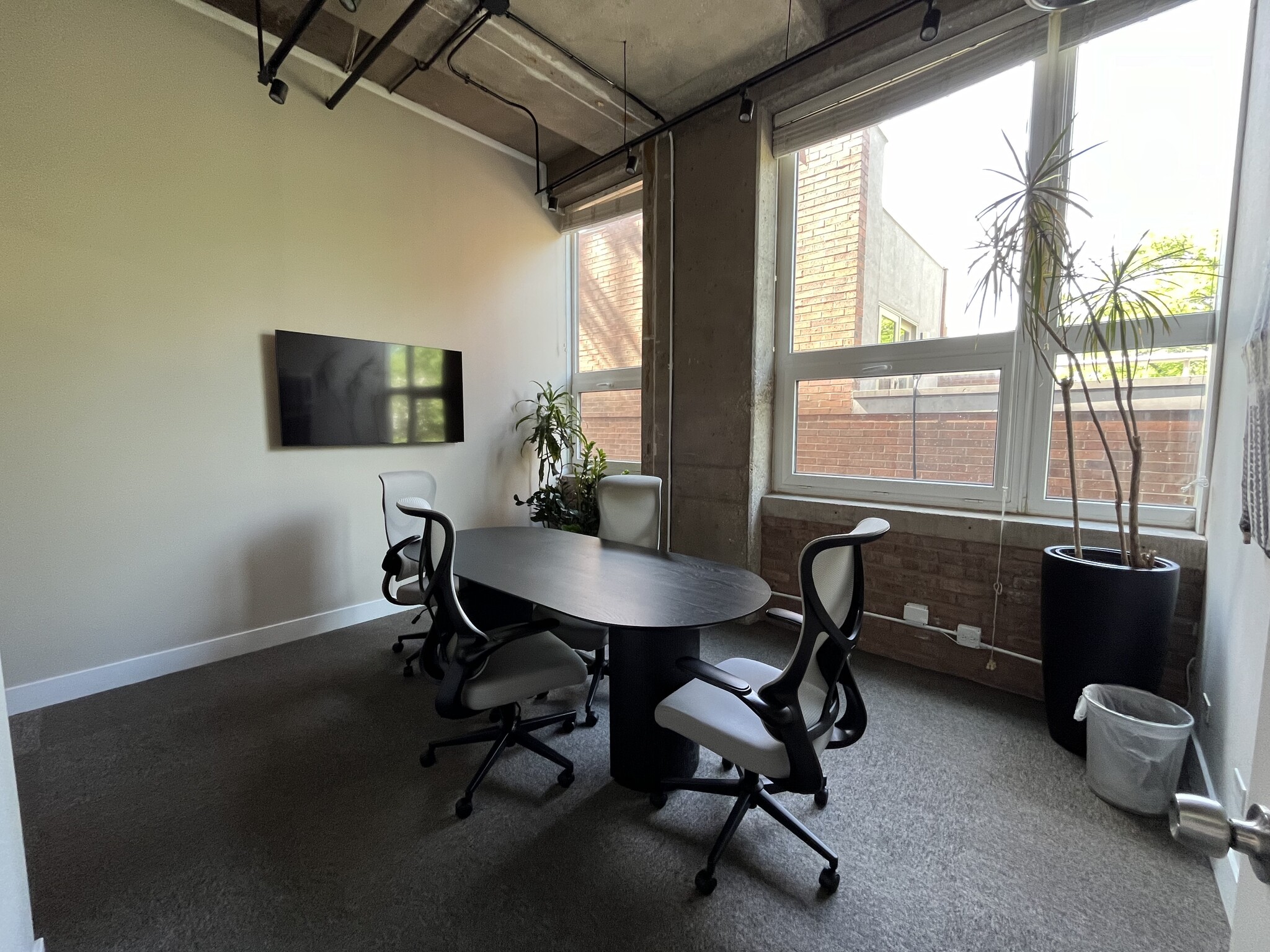 2000 N Racine Ave, Chicago, IL for lease Interior Photo- Image 1 of 6