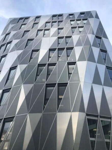 Office in Rennes for lease - Building Photo - Image 2 of 10