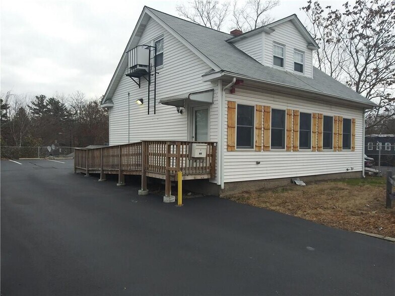 632 Warwick Ave, Warwick, RI for sale - Building Photo - Image 1 of 1