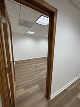 16200 Ventura Blvd, Encino, CA for lease Interior Photo- Image 2 of 5