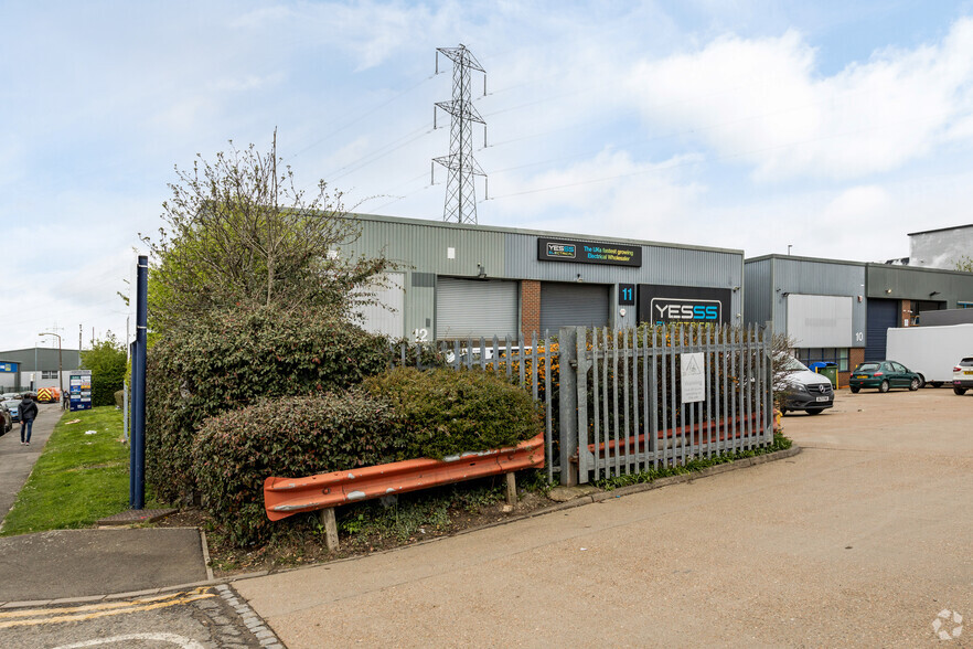 Minden Rd, Sutton for lease - Building Photo - Image 1 of 5