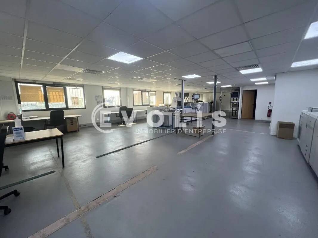 Flex in Neuilly-Plaisance for lease Interior Photo- Image 1 of 10