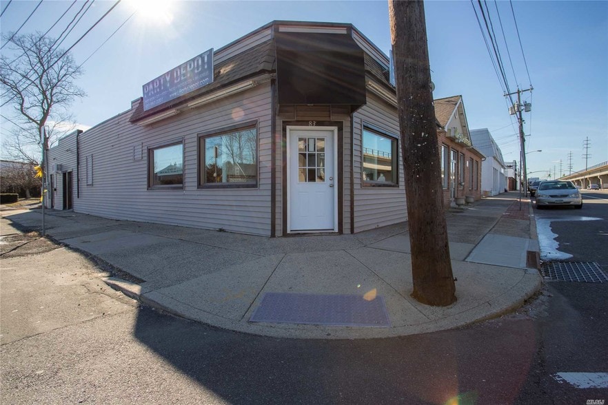 83 W Hoffman Ave, Lindenhurst, NY for sale - Building Photo - Image 1 of 1