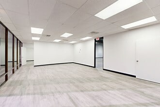 11381 Meadowglen Ln, Houston, TX for lease Matterport 3D Scan- Image 1 of 8