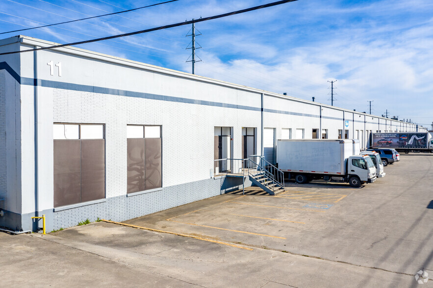 5702-5720 Business Park, San Antonio, TX for lease - Building Photo - Image 1 of 4