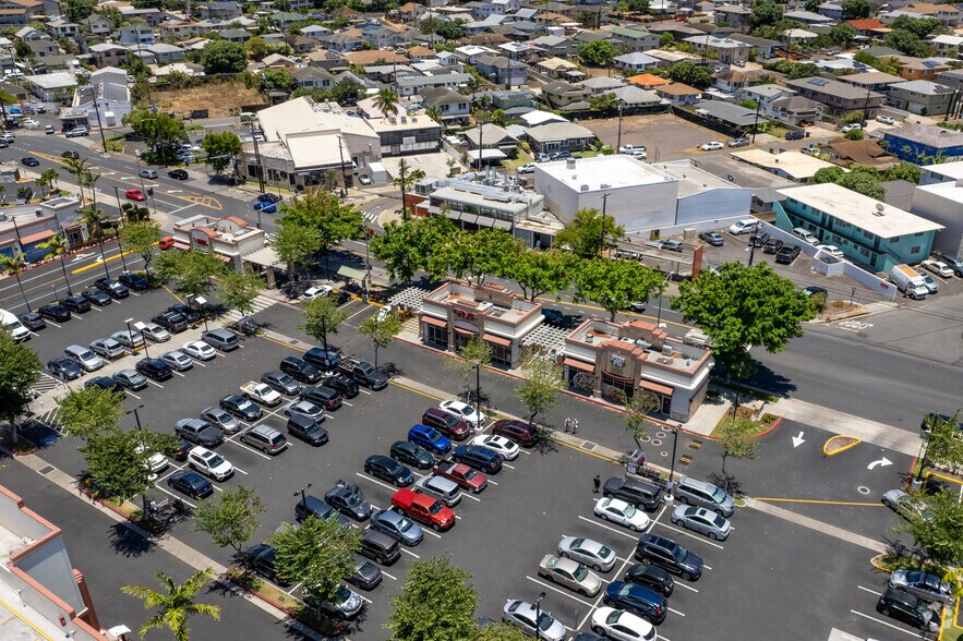 Kapahulu Ave, Honolulu, HI for lease - Aerial - Image 1 of 8