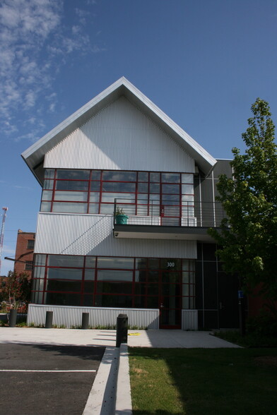 302 E Reconciliation Way, Tulsa, OK for lease - Building Photo - Image 1 of 4