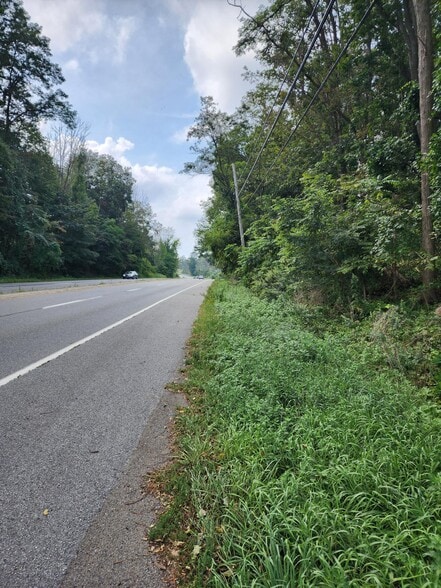 3810 Danbury Rd, Brewster Village, NY for sale - Building Photo - Image 2 of 6