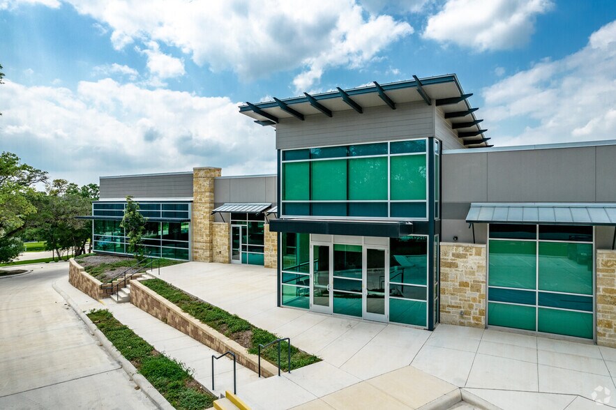 17215 Jones Maltsberger Rd, San Antonio, TX for lease - Primary Photo - Image 2 of 12