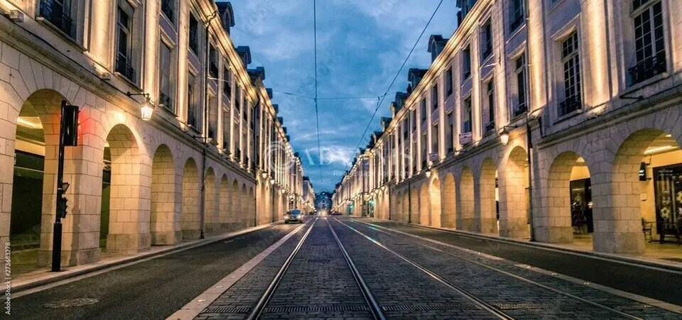 Retail in Orléans for lease - Building Photo - Image 2 of 4