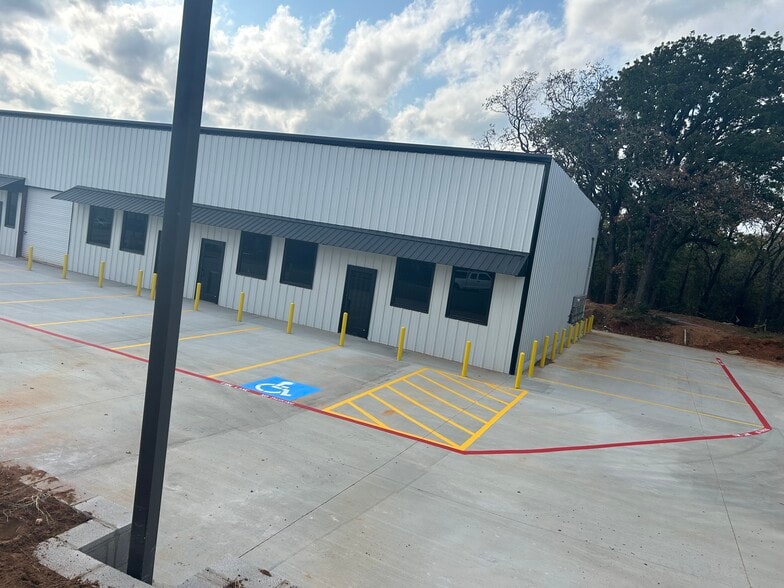 201 N County Rd, Alvarado, TX for lease - Building Photo - Image 3 of 3