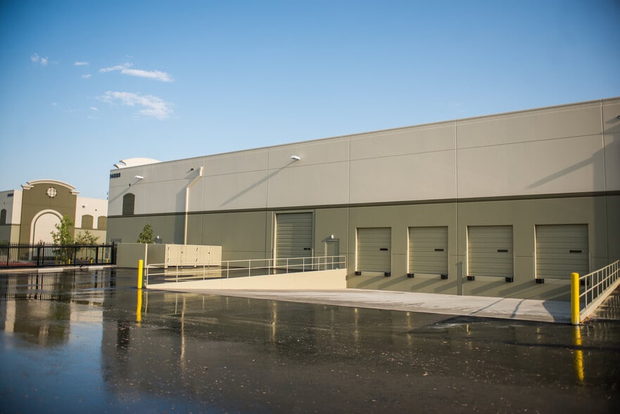 14868 Los Angeles St, Irwindale, CA for sale - Building Photo - Image 1 of 26