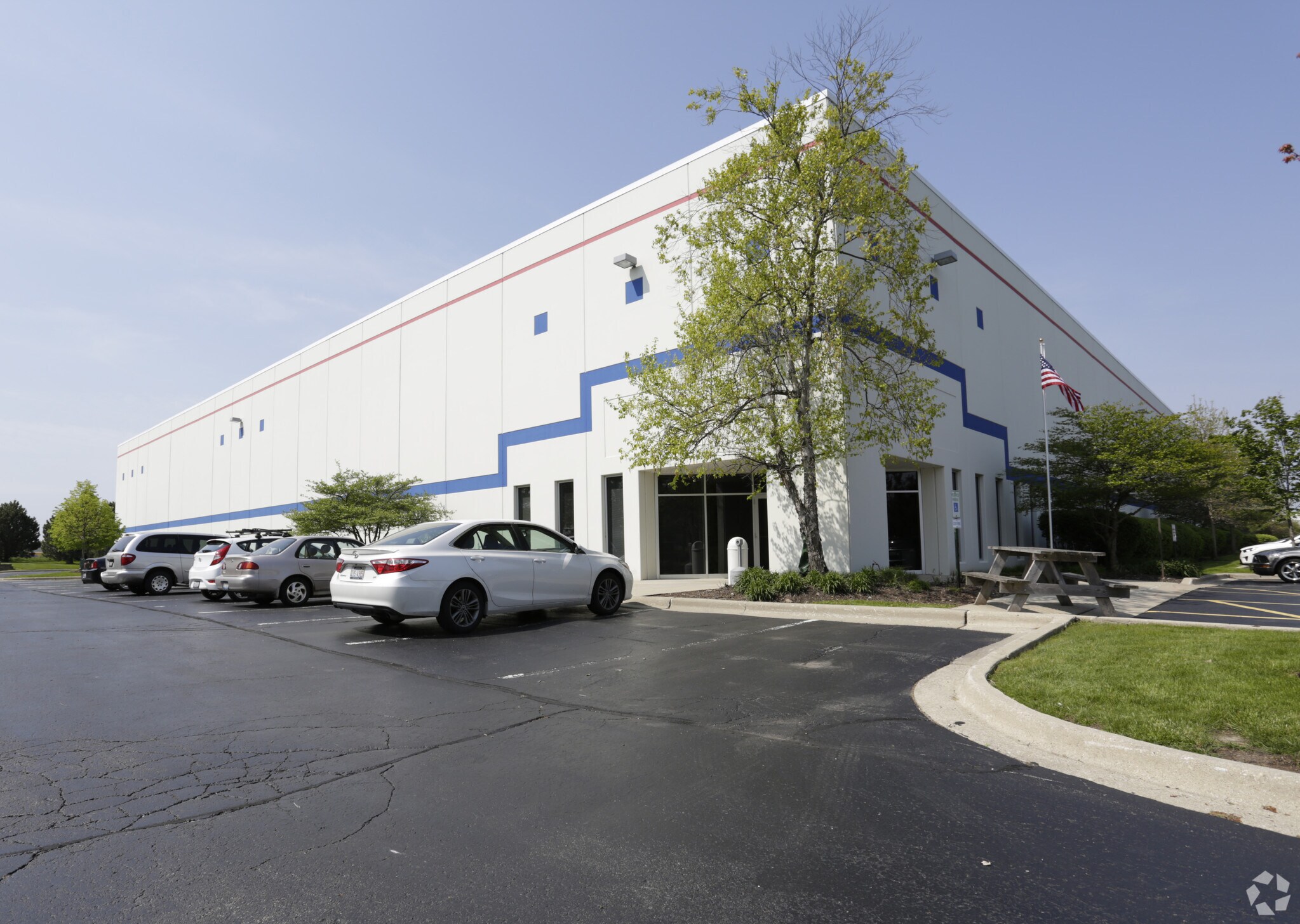 1325-1331 Gateway Dr, Elgin, IL for sale Primary Photo- Image 1 of 1