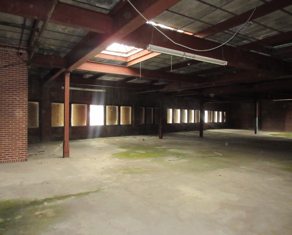 642 Broadway St, Buffalo, NY for lease Interior Photo- Image 1 of 6