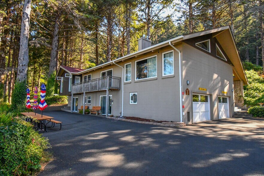 94288 US 101, Yachats, OR for sale - Primary Photo - Image 1 of 1