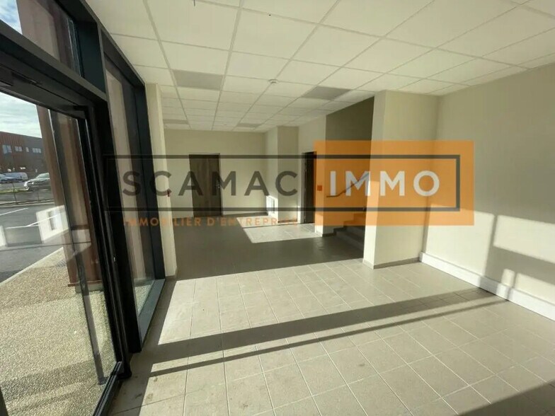 Office in for lease - Lobby - Image 3 of 5