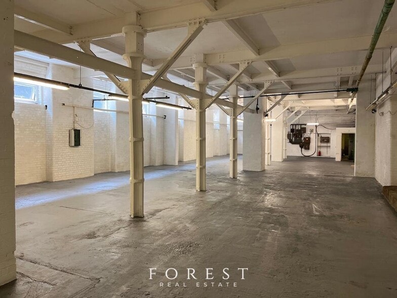 Sandown Rd, Watford for sale - Building Photo - Image 1 of 1