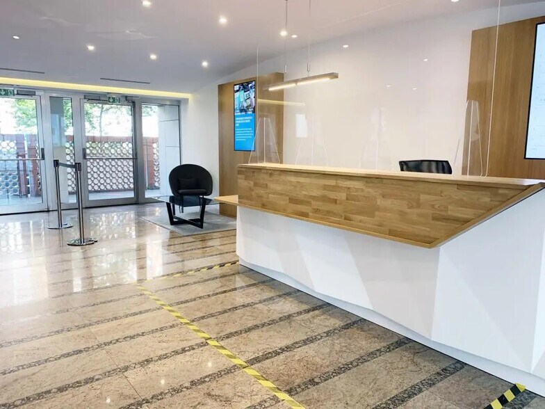 65 Rue Des Trois Fontanot, Nanterre for lease - Building Photo - Image 2 of 5