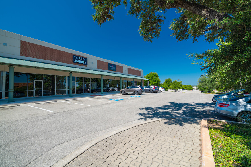 5638 W Hausman Rd, San Antonio, TX for lease - Building Photo - Image 1 of 3