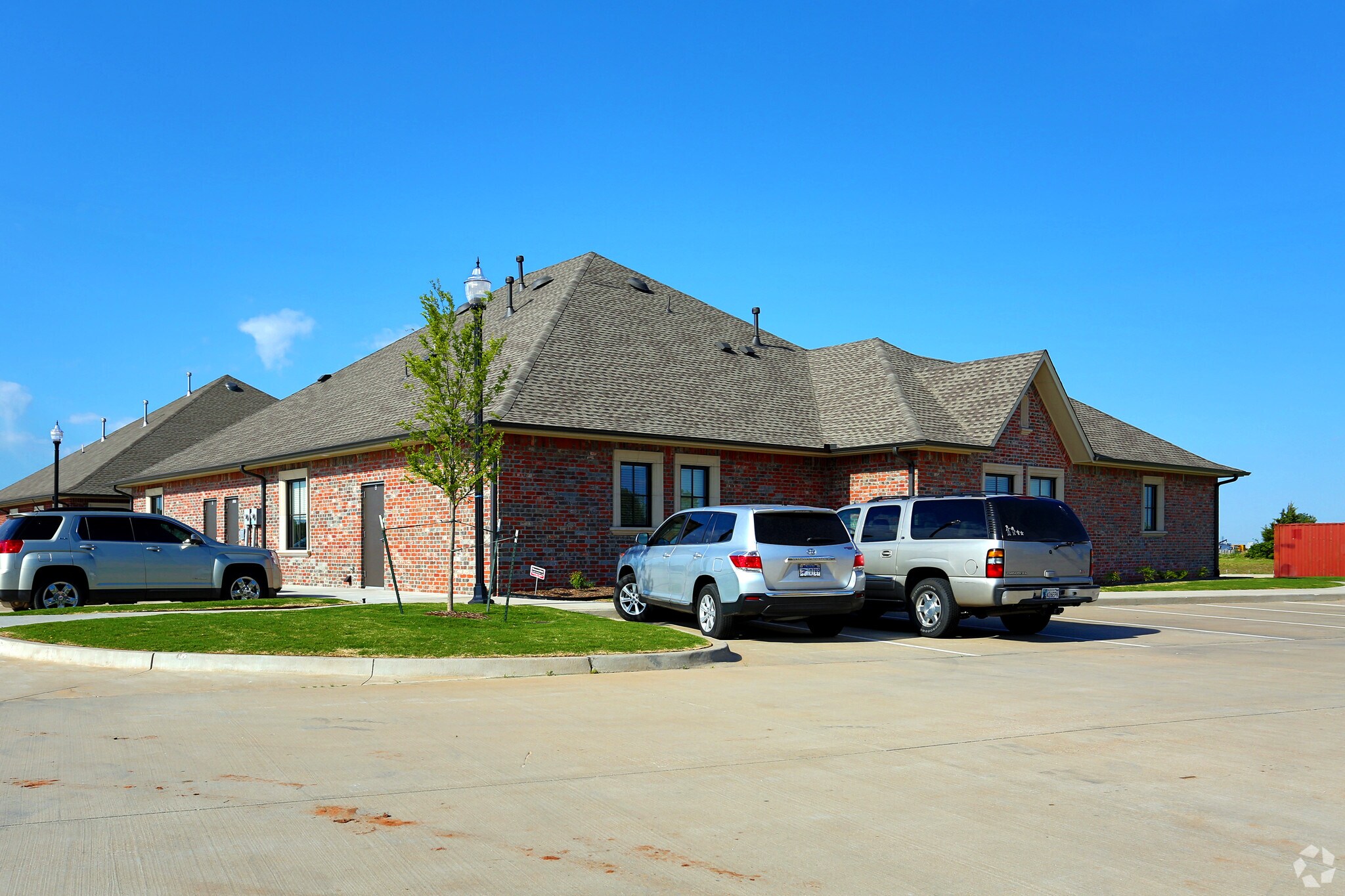 1809 Commons Cir, Yukon, OK for sale Primary Photo- Image 1 of 1