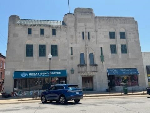 2015 Lakin Ave, Great Bend, KS for sale - Building Photo - Image 1 of 1