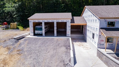977 Canyon Rd, Morgantown, WV for lease Building Photo- Image 1 of 8
