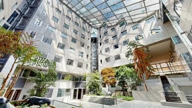 Office in Lyon for lease Interior Photo- Image 2 of 7