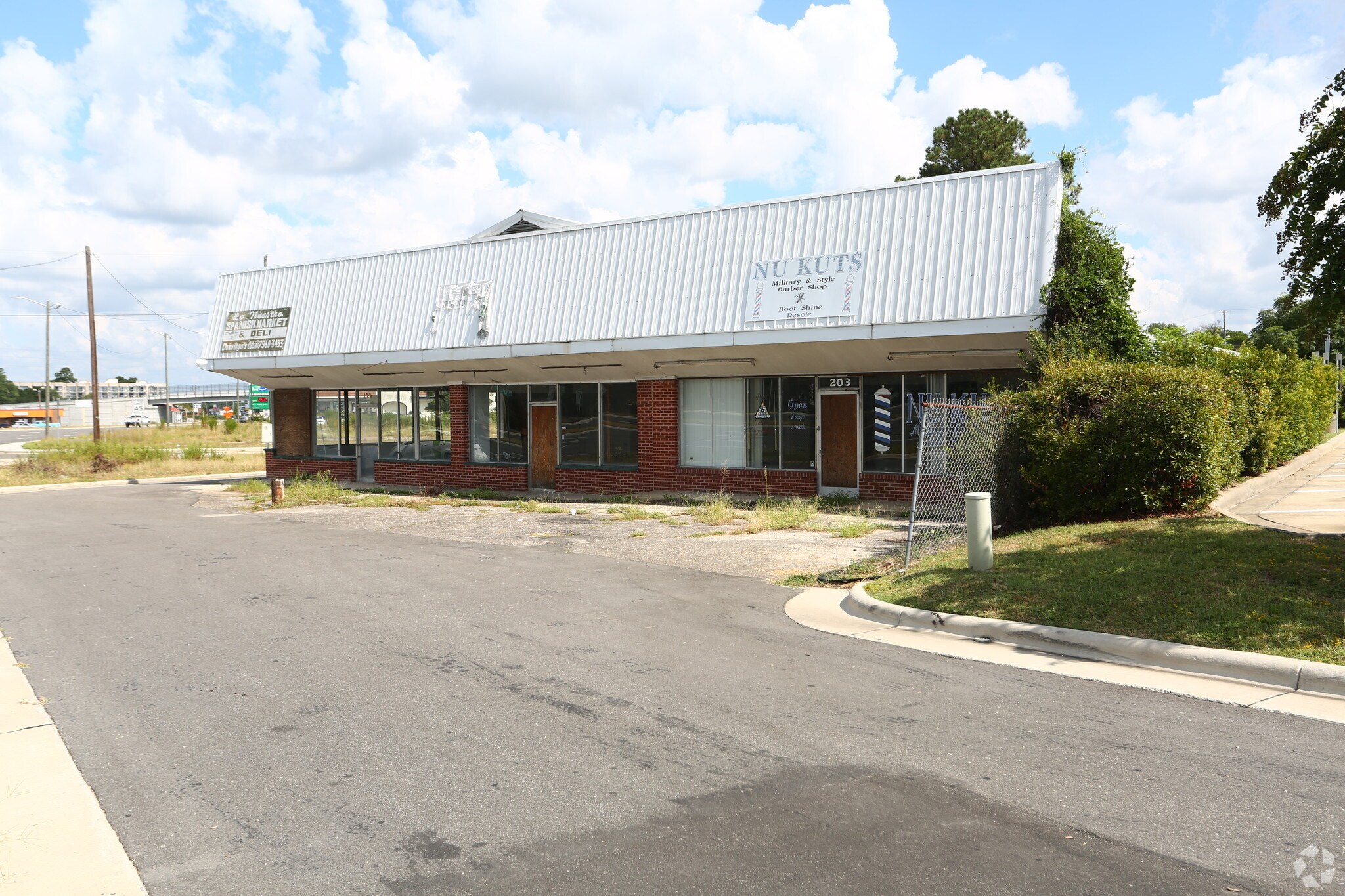 203 Murchison Rd, Spring Lake, NC 28390