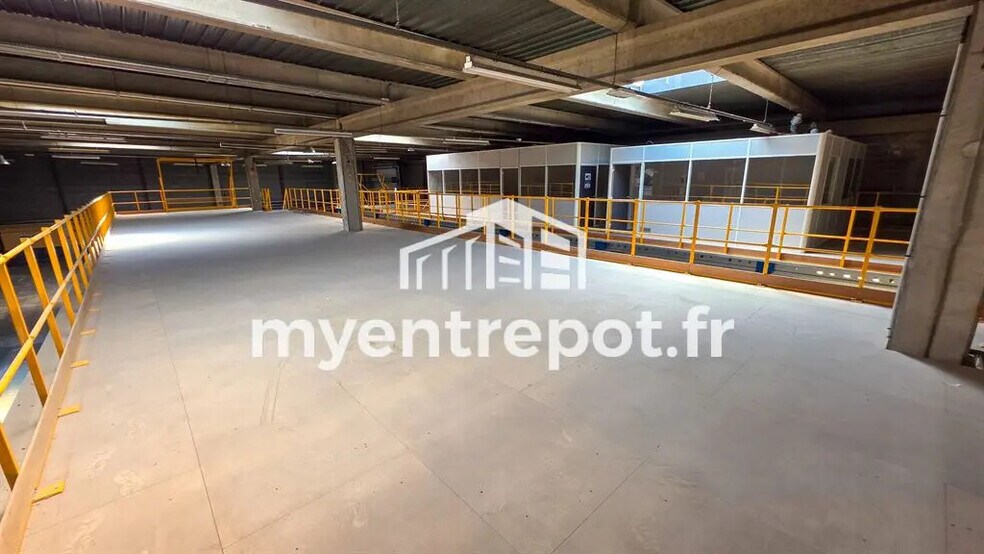 Flex in Vitrolles for lease - Building Photo - Image 3 of 7