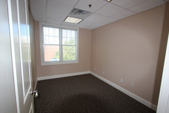 9 Summer St, Franklin, MA for lease Interior Photo- Image 2 of 3