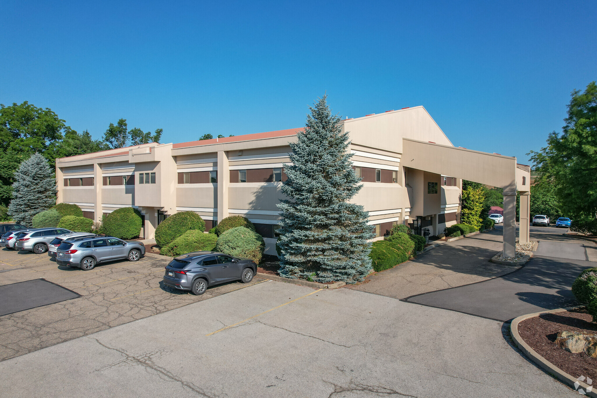 2001 Waterdam Plaza Dr, Mcmurray, PA for lease Building Photo- Image 1 of 8