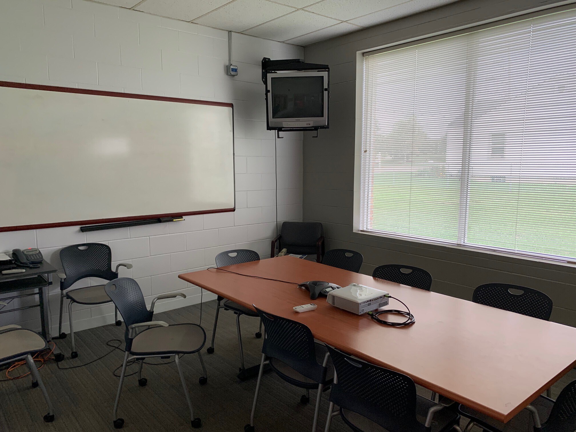 1111 S Wheeling Rd, Wheeling, IL 60090 Block & Co