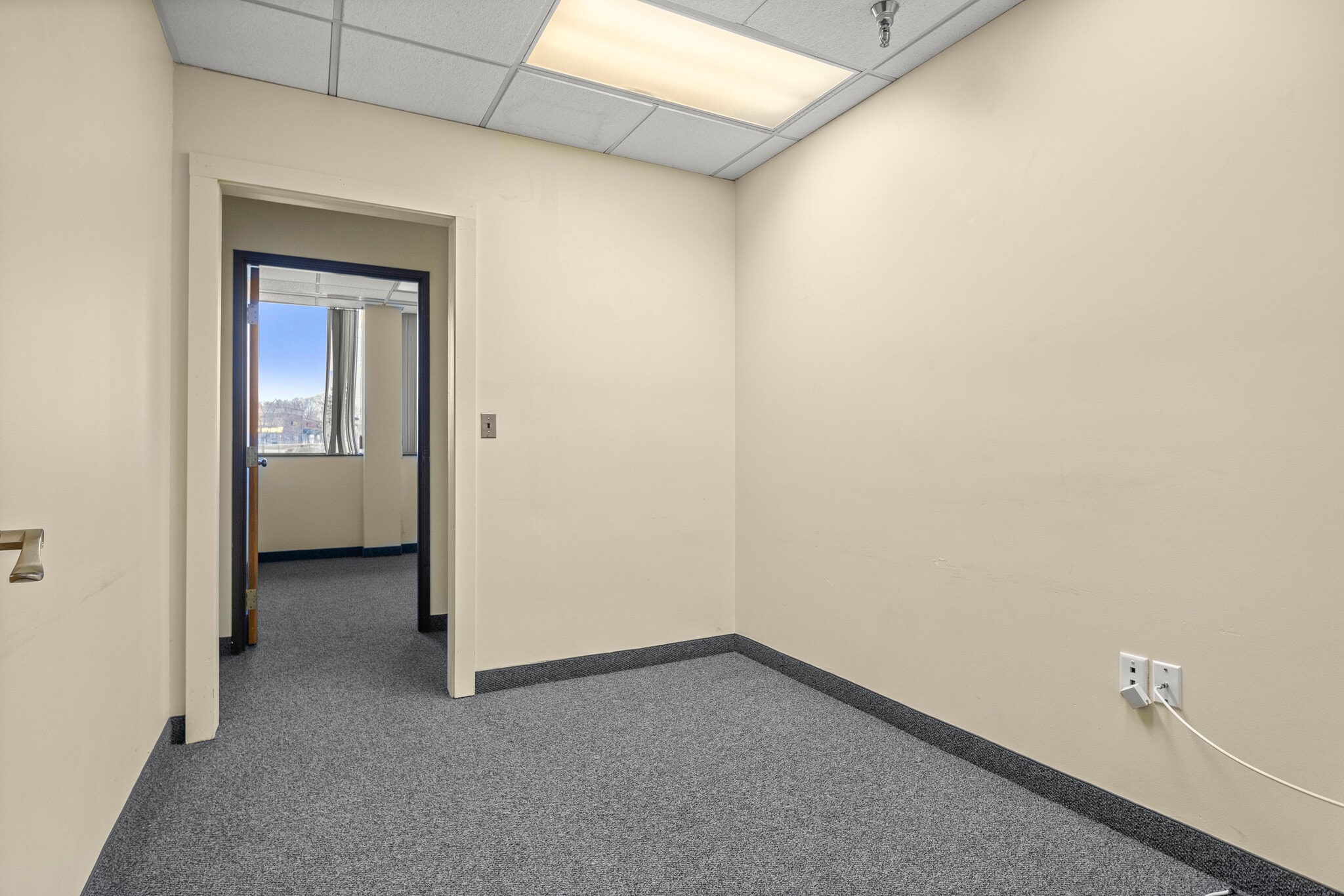25050 Outer Dr, Lincoln Park, MI for lease Interior Photo- Image 1 of 20