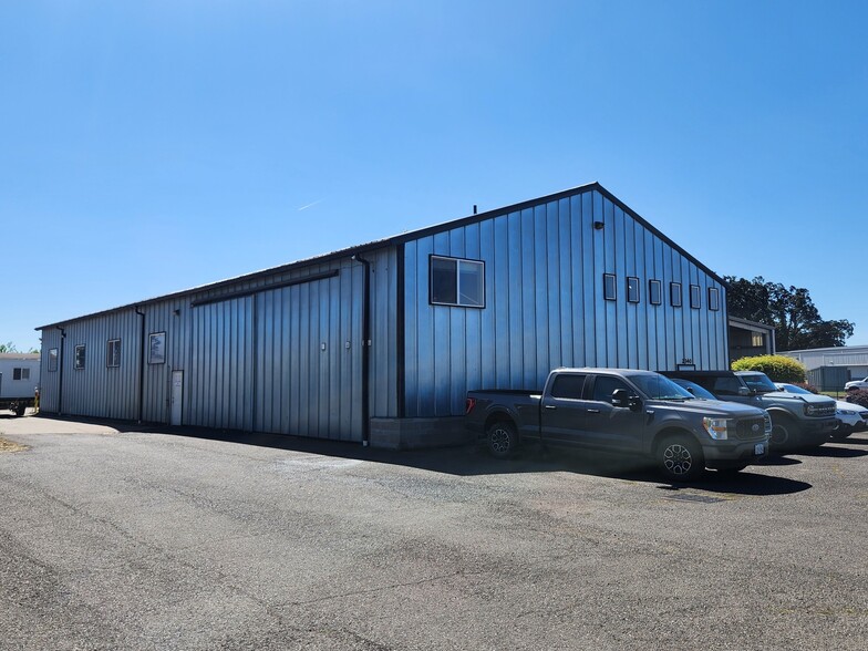 2340 Industrial Way, Hubbard, OR for lease - Building Photo - Image 3 of 19