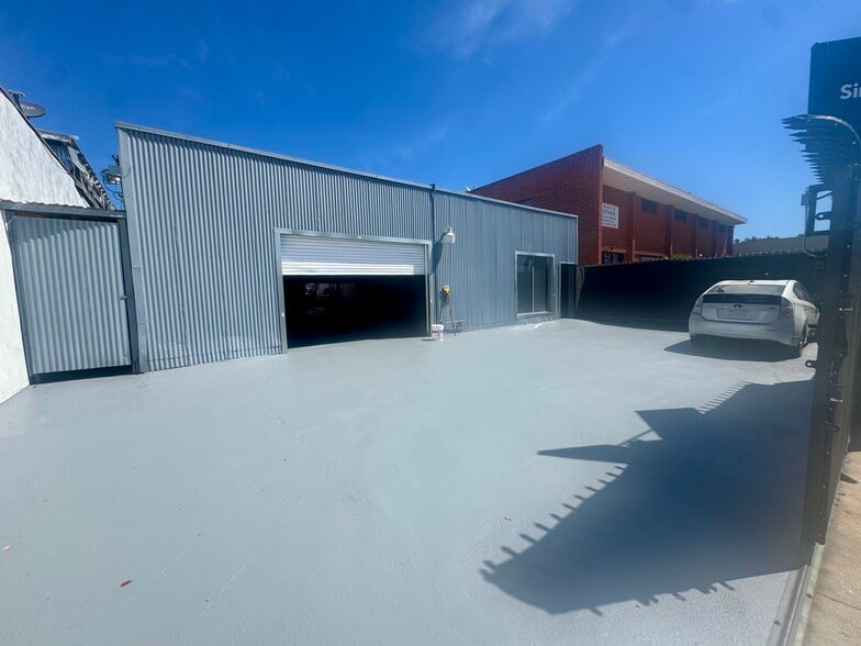 3121 W Jefferson Blvd, Los Angeles, CA for lease - Building Photo - Image 2 of 14