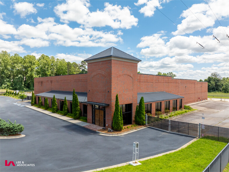 498 Tuggle Greer Dr, Buford, GA for lease - Building Photo - Image 1 of 18