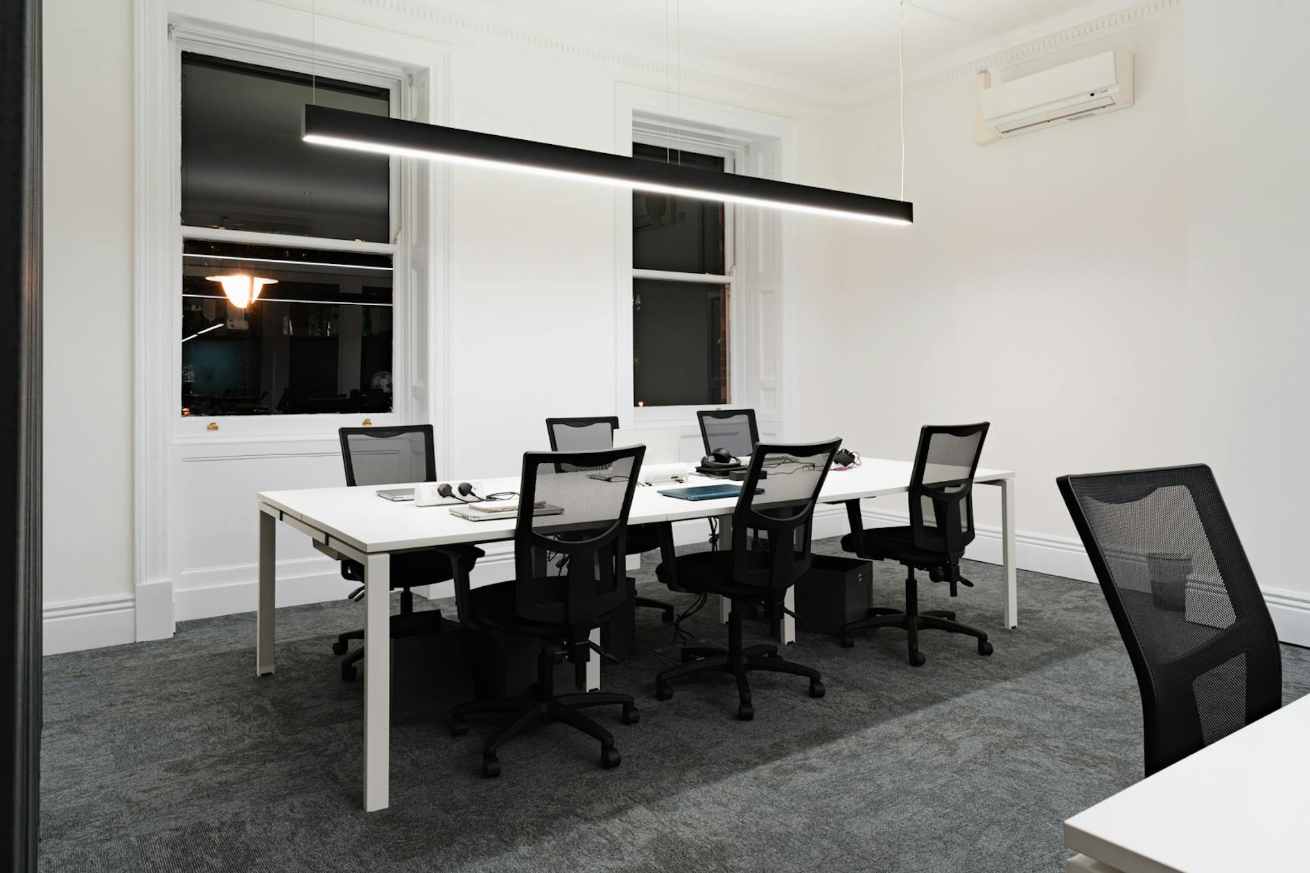 41 Park Sq N, Leeds for lease Interior Photo- Image 1 of 7