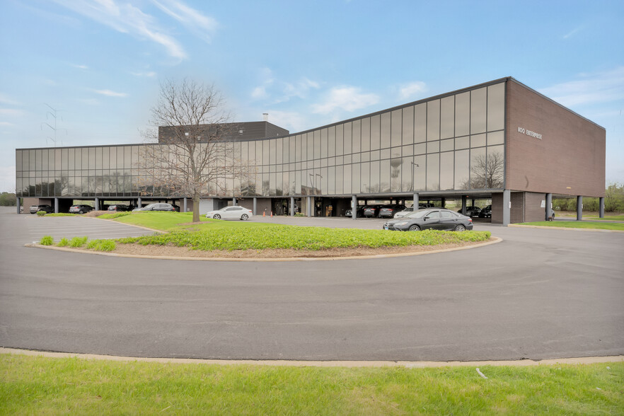 800 Enterprise Dr, Oak Brook, IL for lease - Building Photo - Image 1 of 36