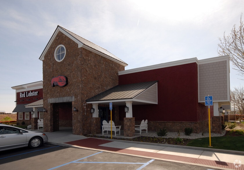 1041 W Avenue P, Palmdale, CA for sale - Primary Photo - Image 3 of 6