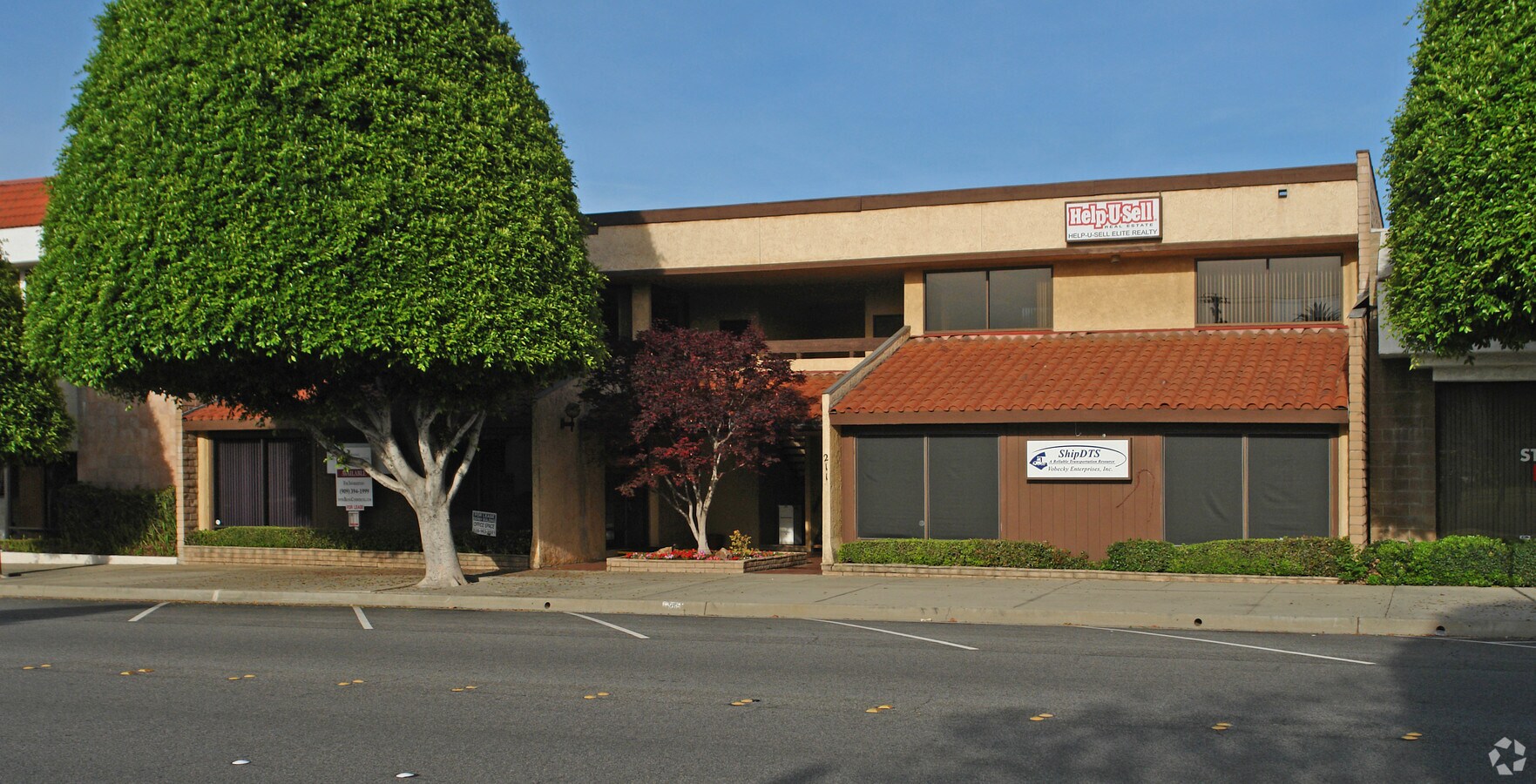 211 S Glendora Ave, Glendora, CA 91741