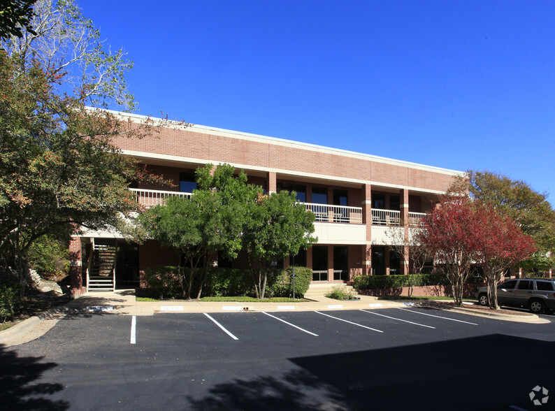 6101 W Courtyard Dr, Austin, TX for lease - Building Photo - Image 2 of 5