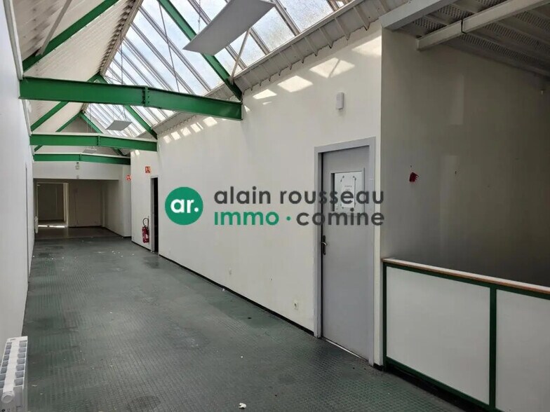 Flex in La Chapelle-sur-Erdre for lease - Interior Photo - Image 3 of 10